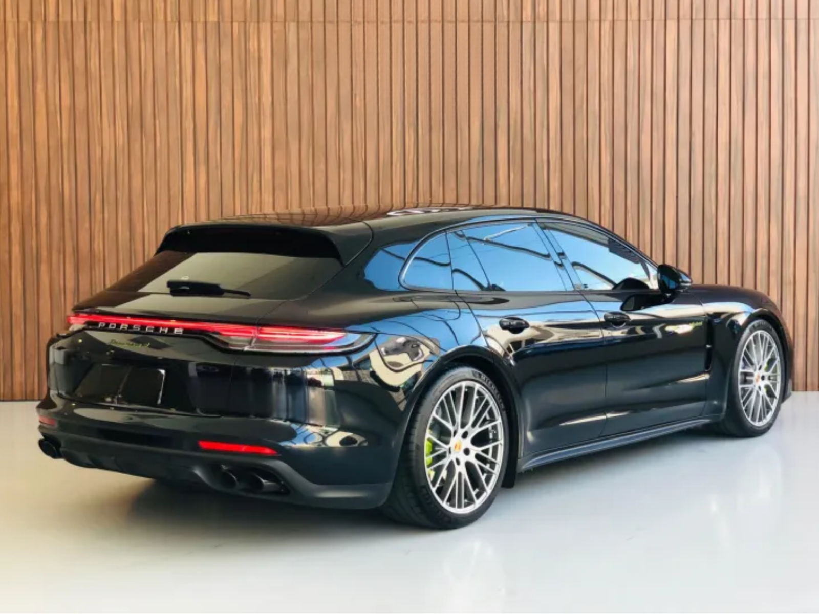 
								Porsche Panamera Hybrid full									