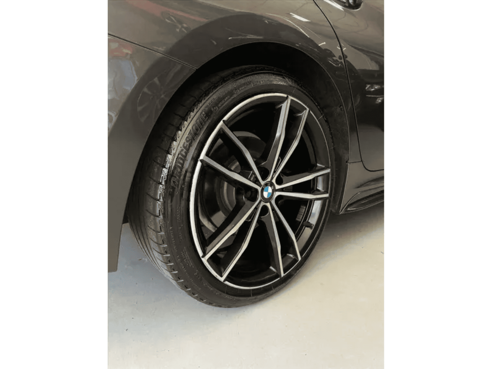 
								BMW 320I M Sport full									