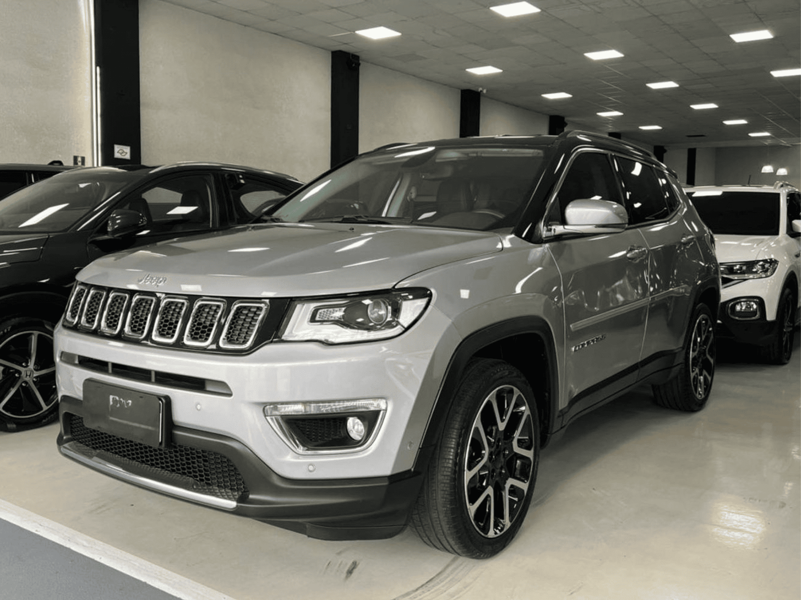 
								Jeep COMPASS LIMITED full									