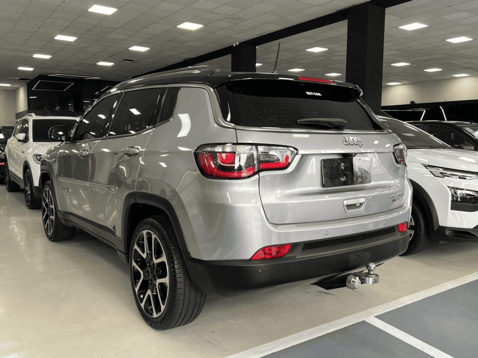 
								Jeep COMPASS LIMITED full									