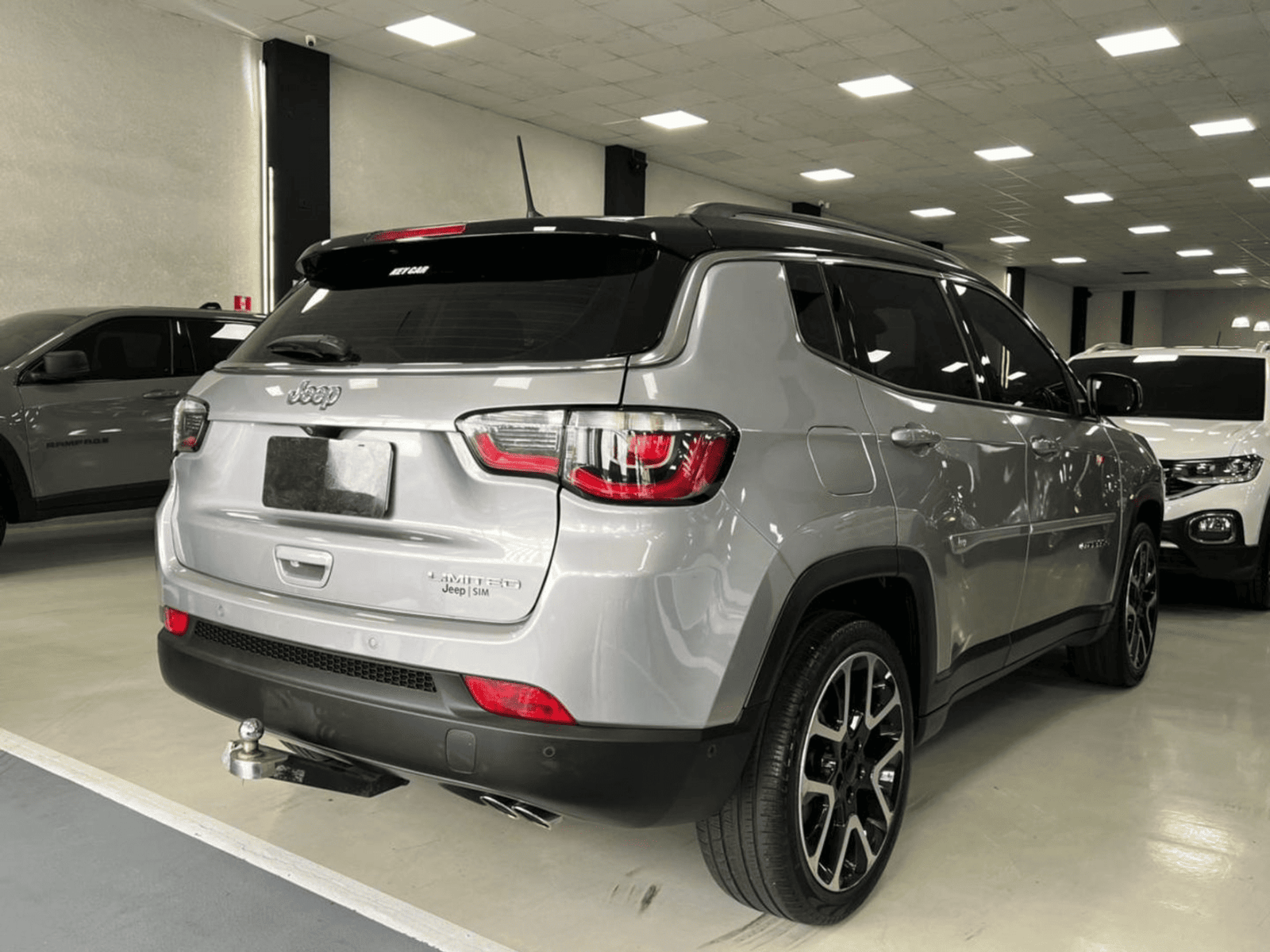 
								Jeep COMPASS LIMITED full									