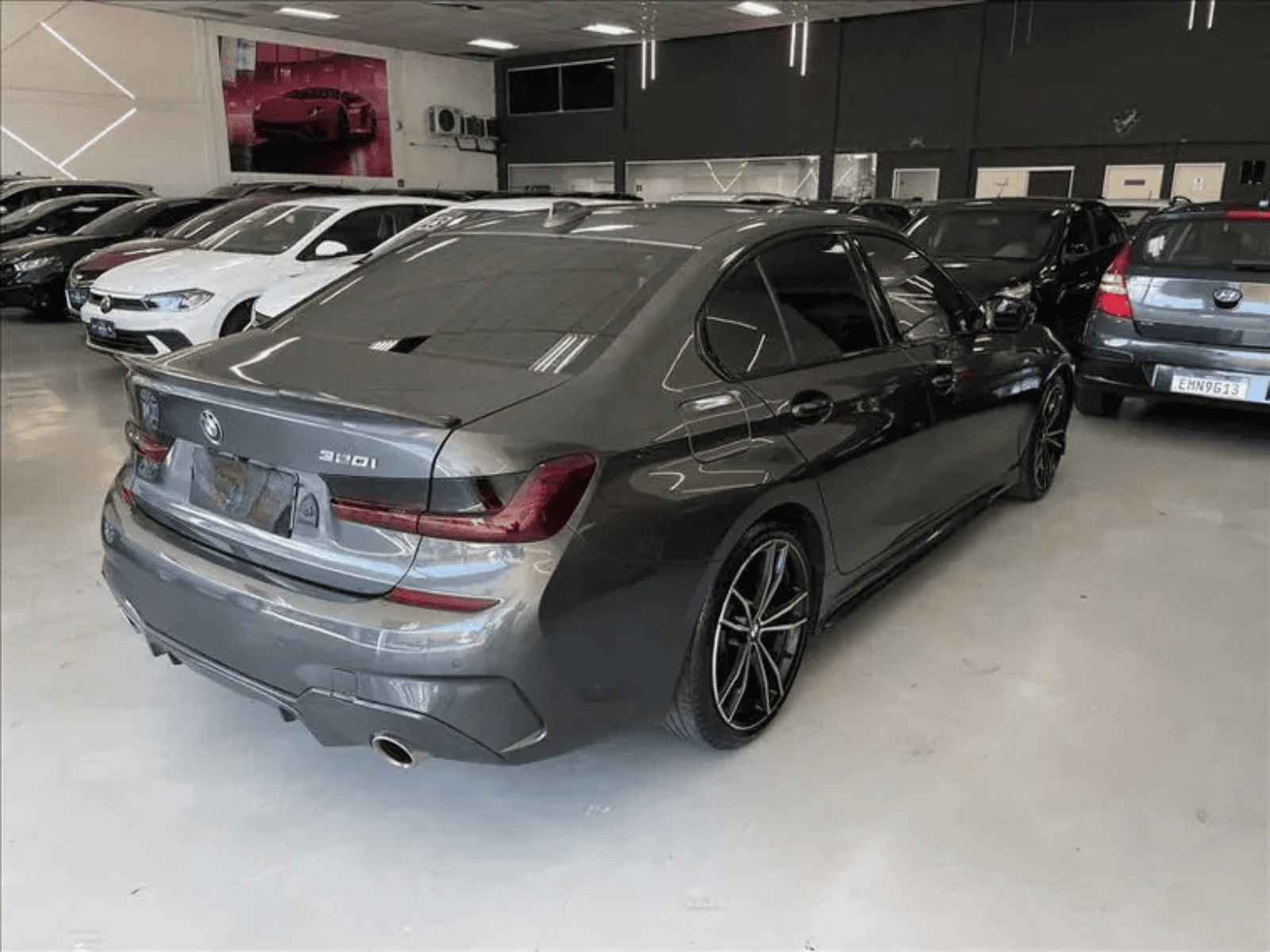 
								BMW 320I M Sport full									