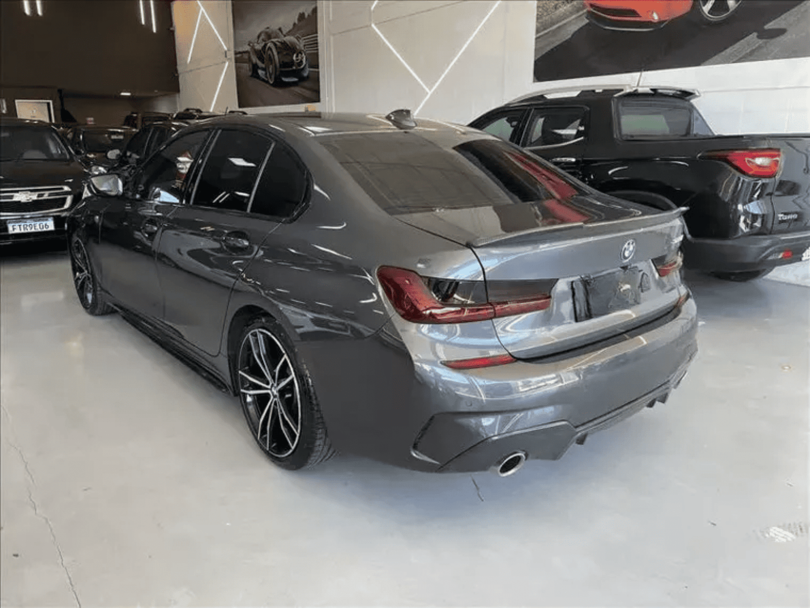 
								BMW 320I M Sport full									