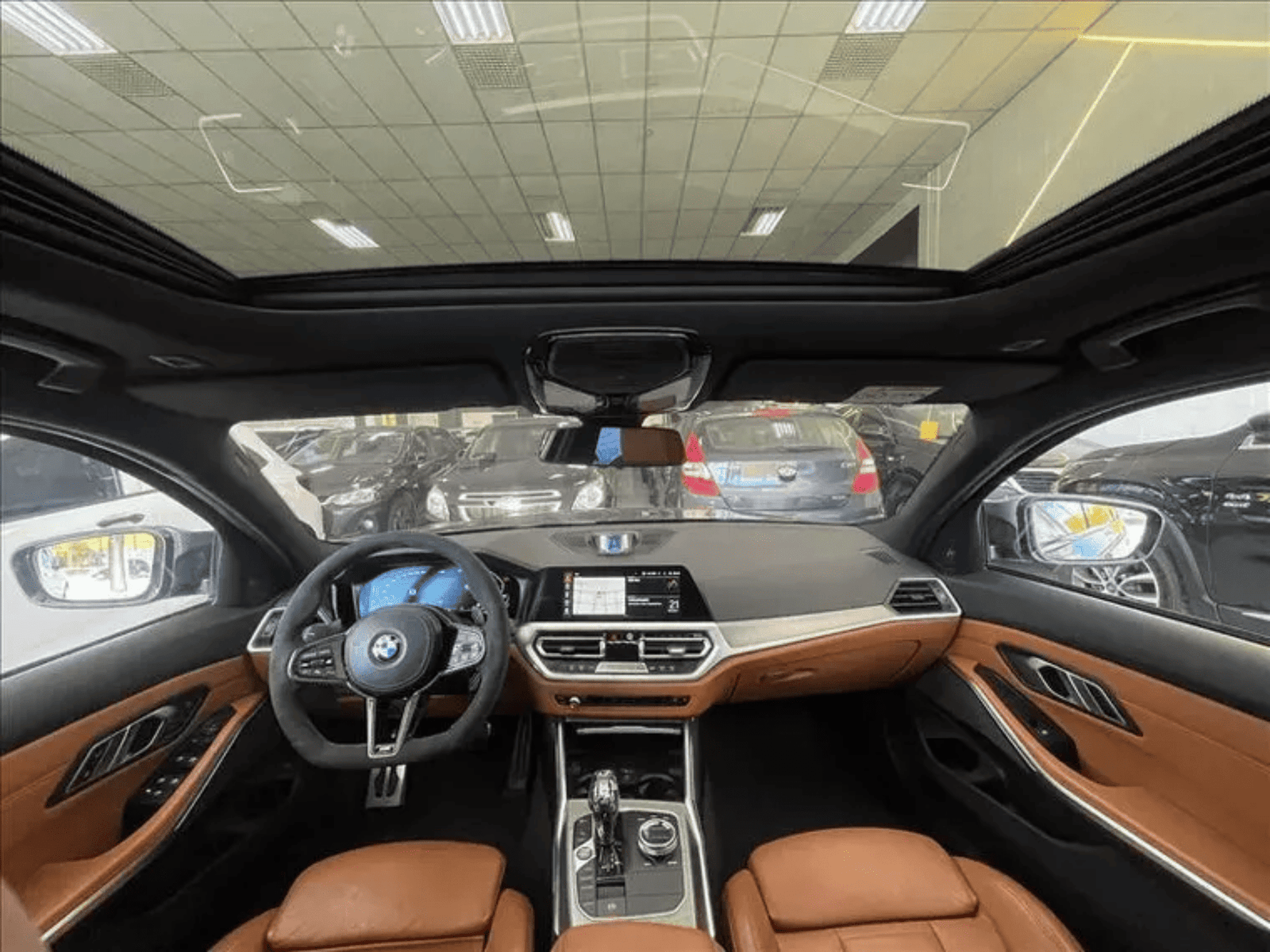 
								BMW 320I M Sport full									