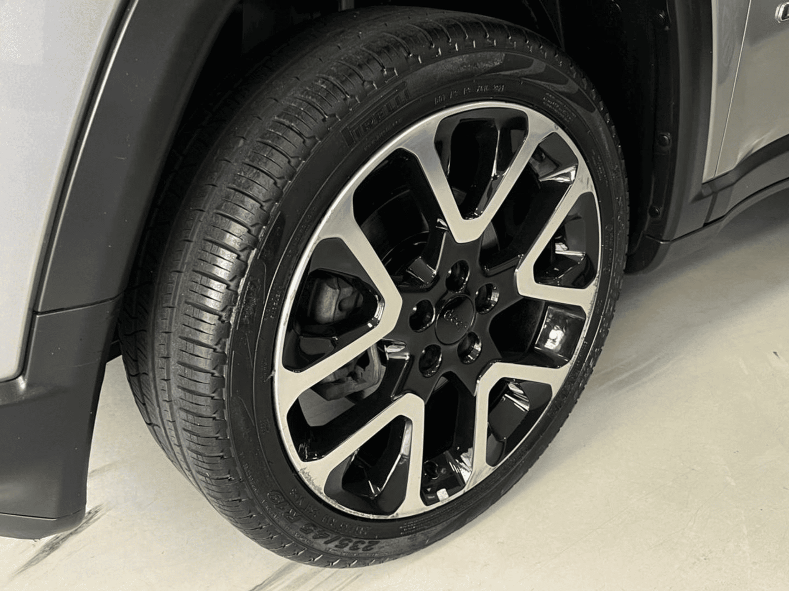 
								Jeep COMPASS LIMITED full									