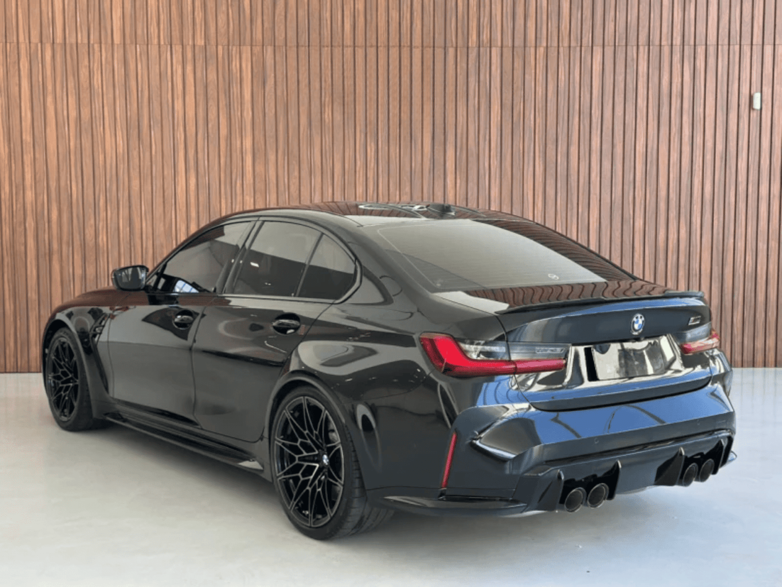 
								BMW M3 Competition full									