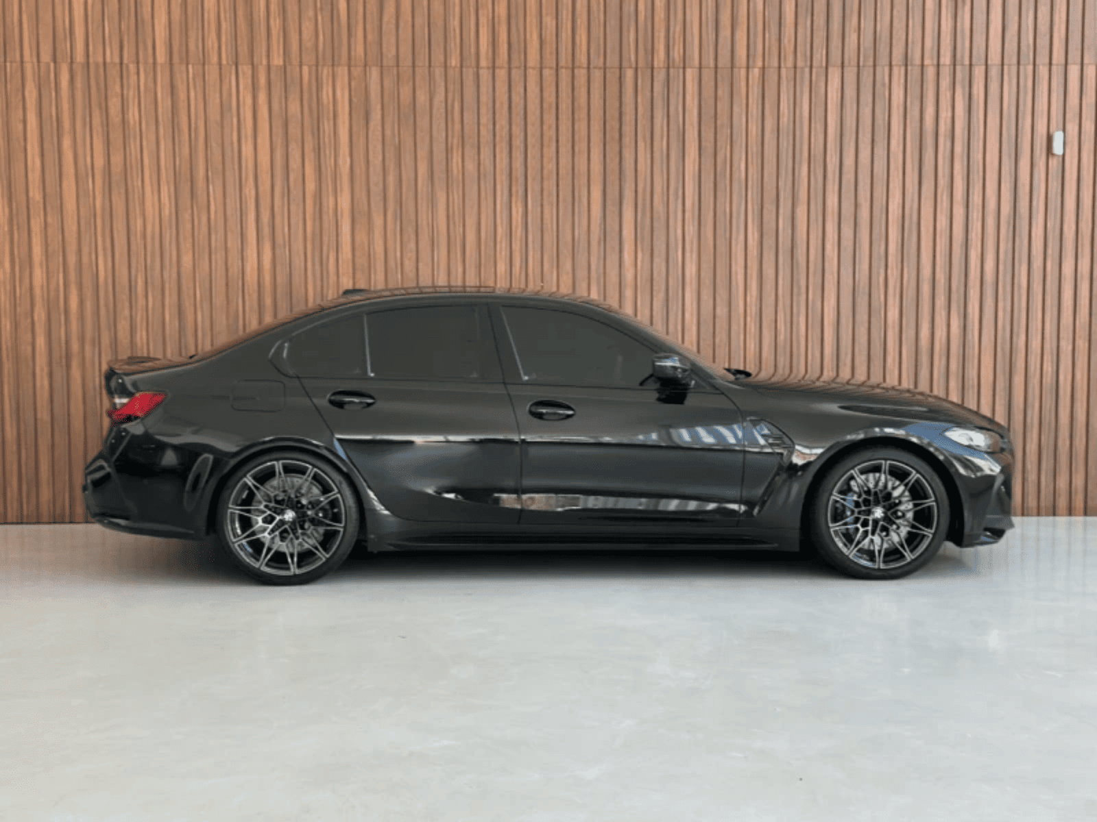 
								BMW M3 Competition full									