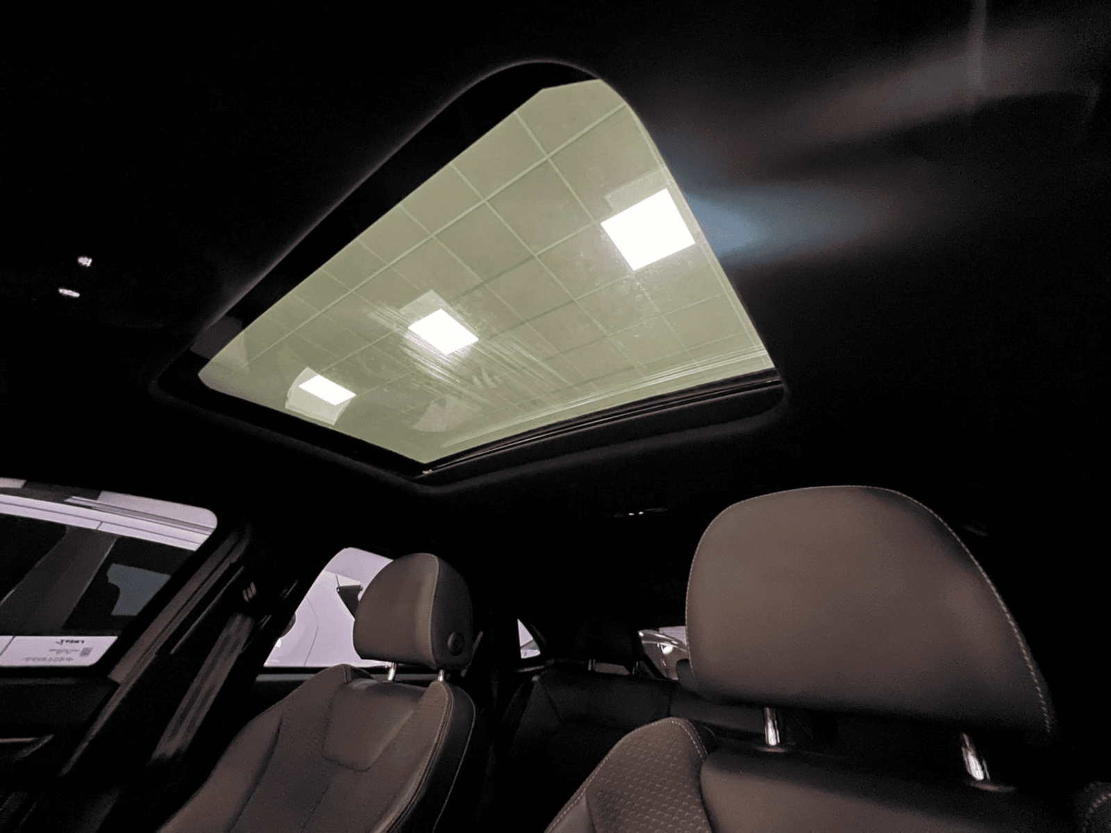 
								Audi Q3 SPB Perf. Black full									