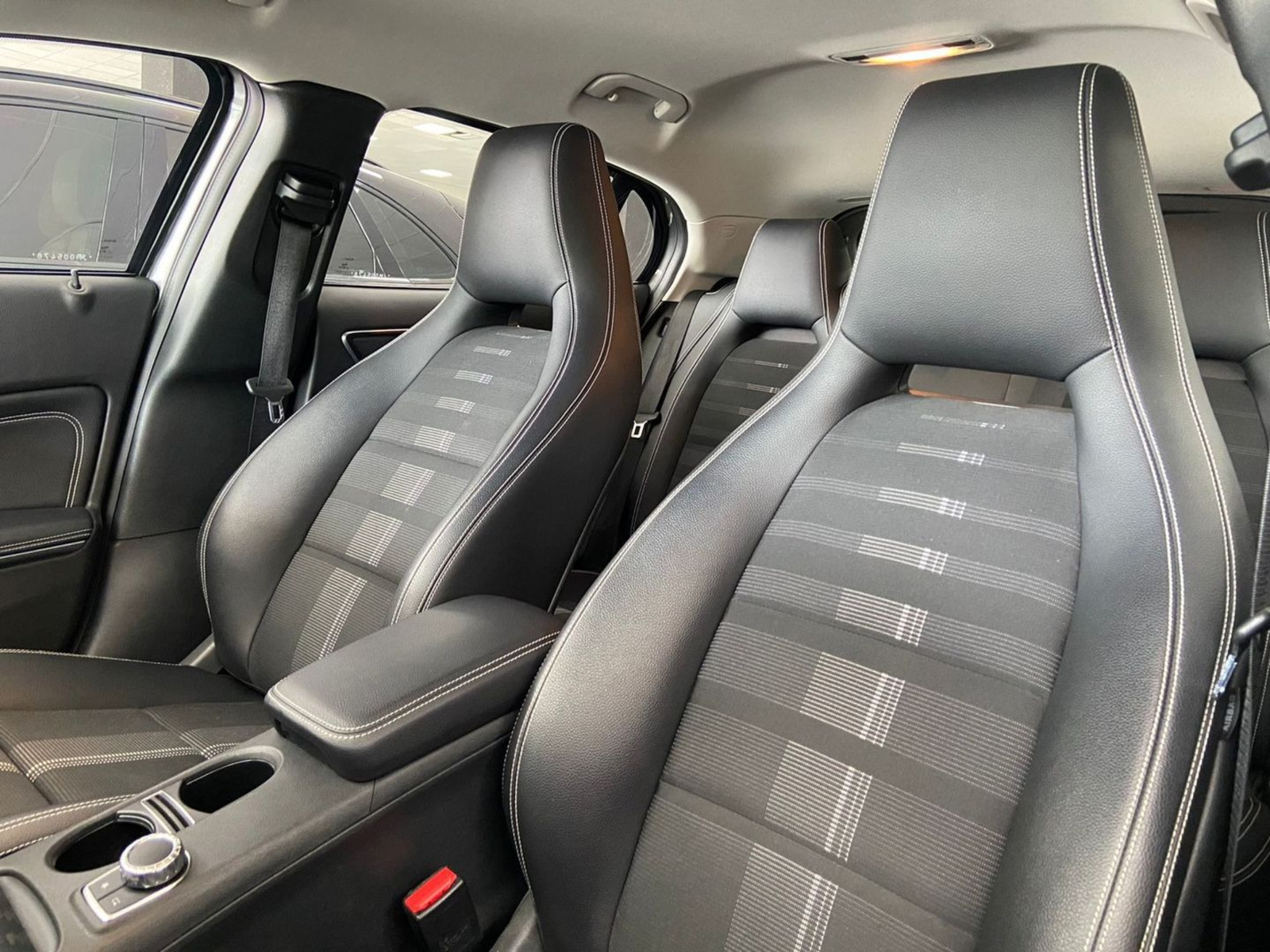 
								GLA 200 BLINDADO full									